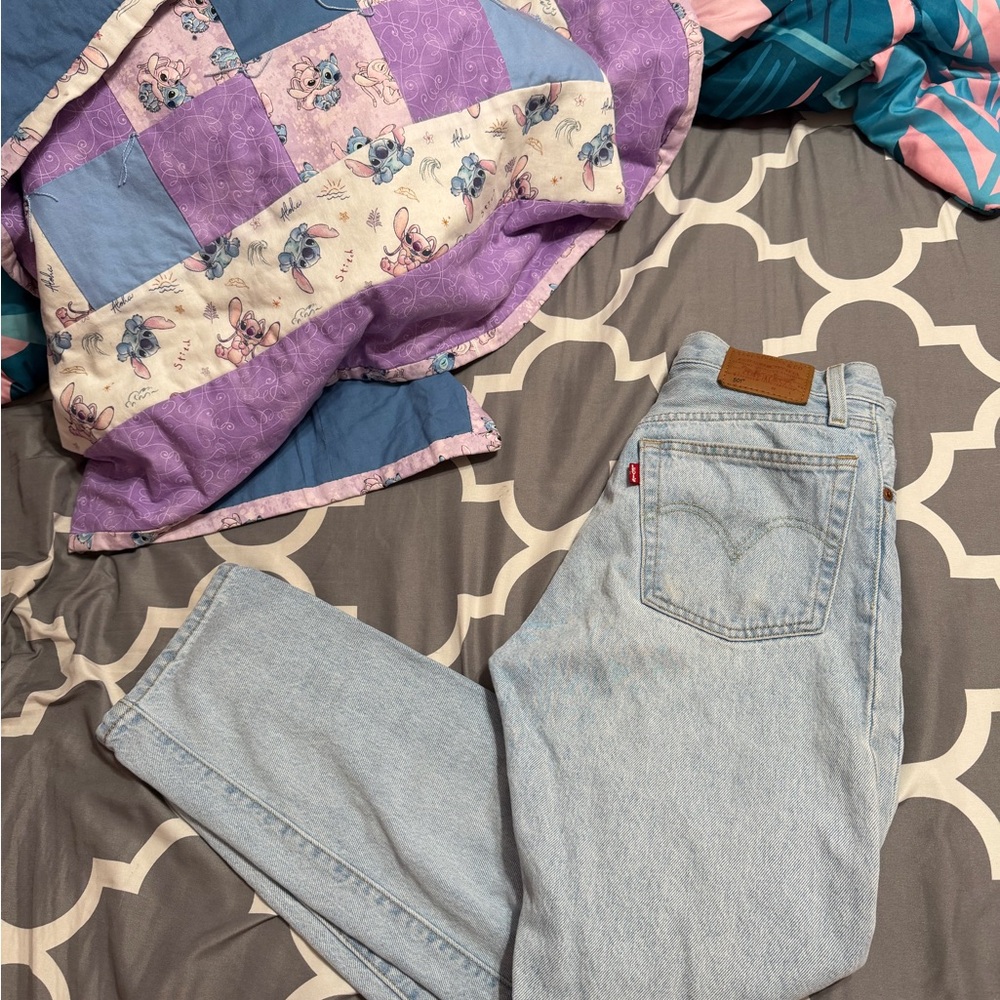 Levi's Women's Light Blue Straight Leg Jeans